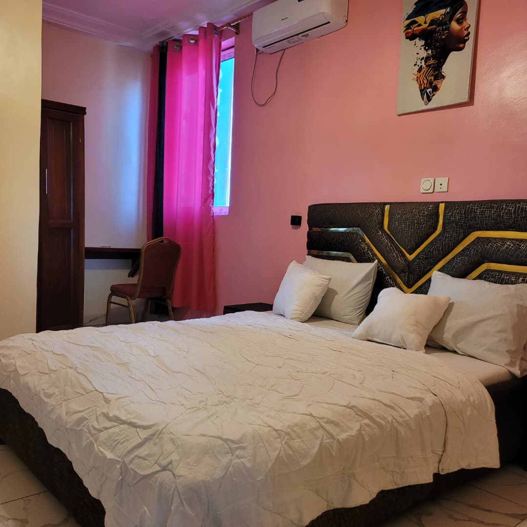 ROOM WITH AC